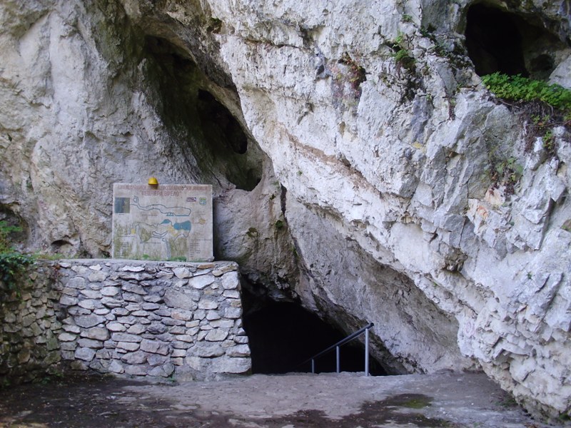 Jaskyňa Vrelo