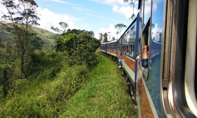 Vlak z Kandy do Ella