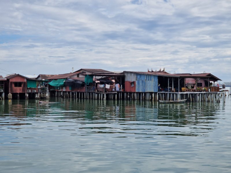 Plávajúce dedina na móle Tan jetty v Georgetown