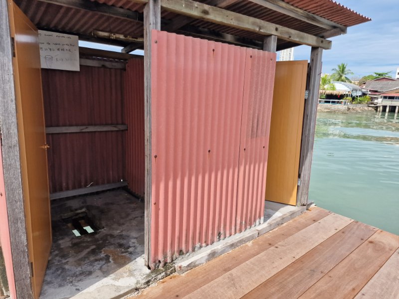 Plávajúce dedina na móle Tan jetty v Georgetown