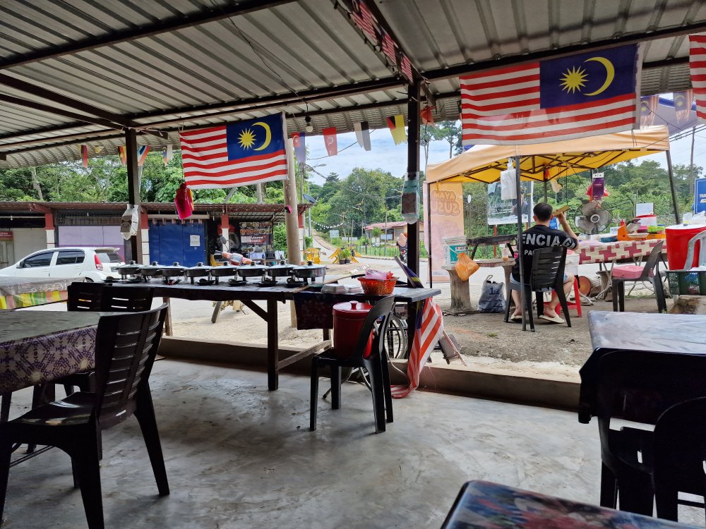 Kuala Tahan, miestna reštaurácia