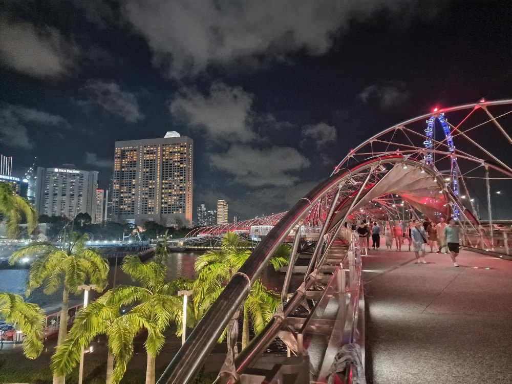 Nočný Singapur